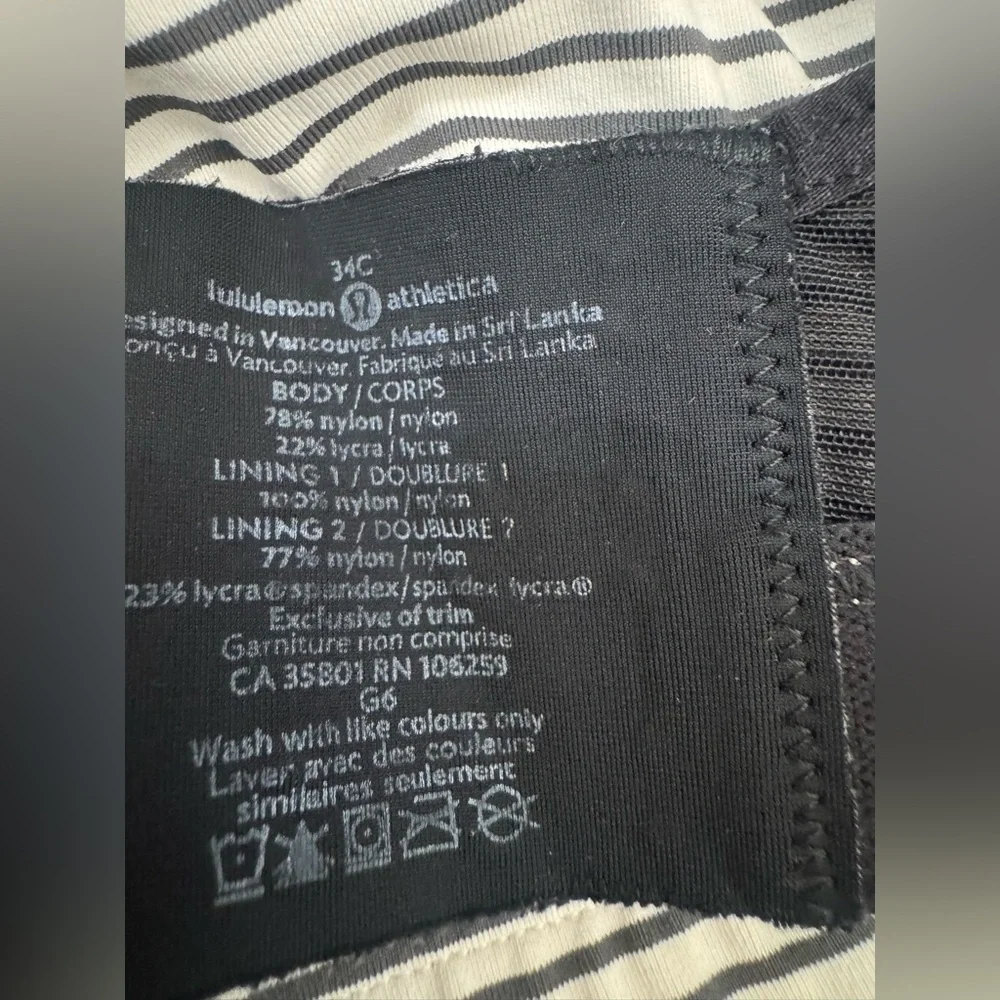 🎉3 for $50 🎉Lululemon Athletica Black and White Striped Sports Bra